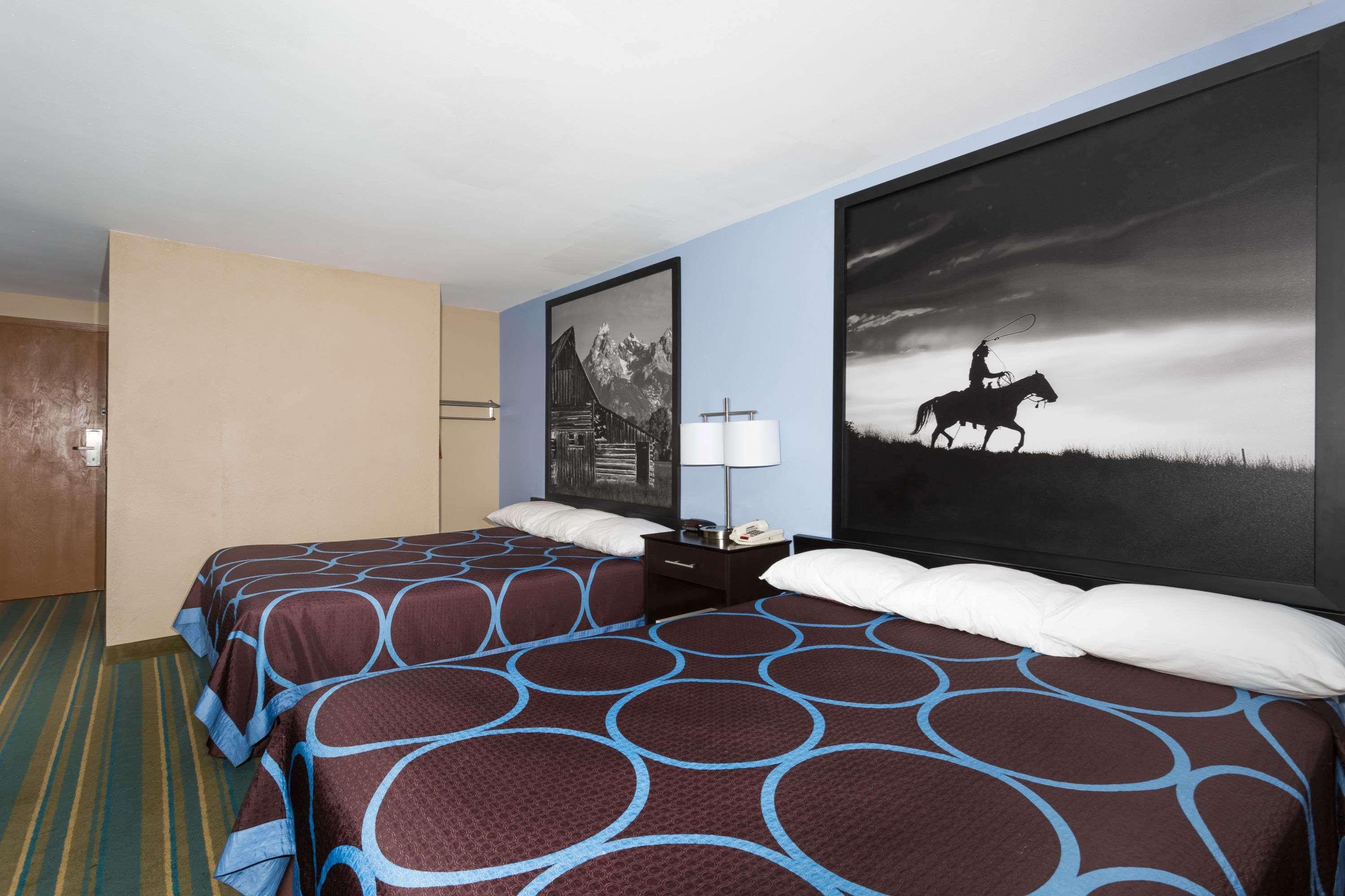 Super 8 By Wyndham Douglas Εξωτερικό φωτογραφία