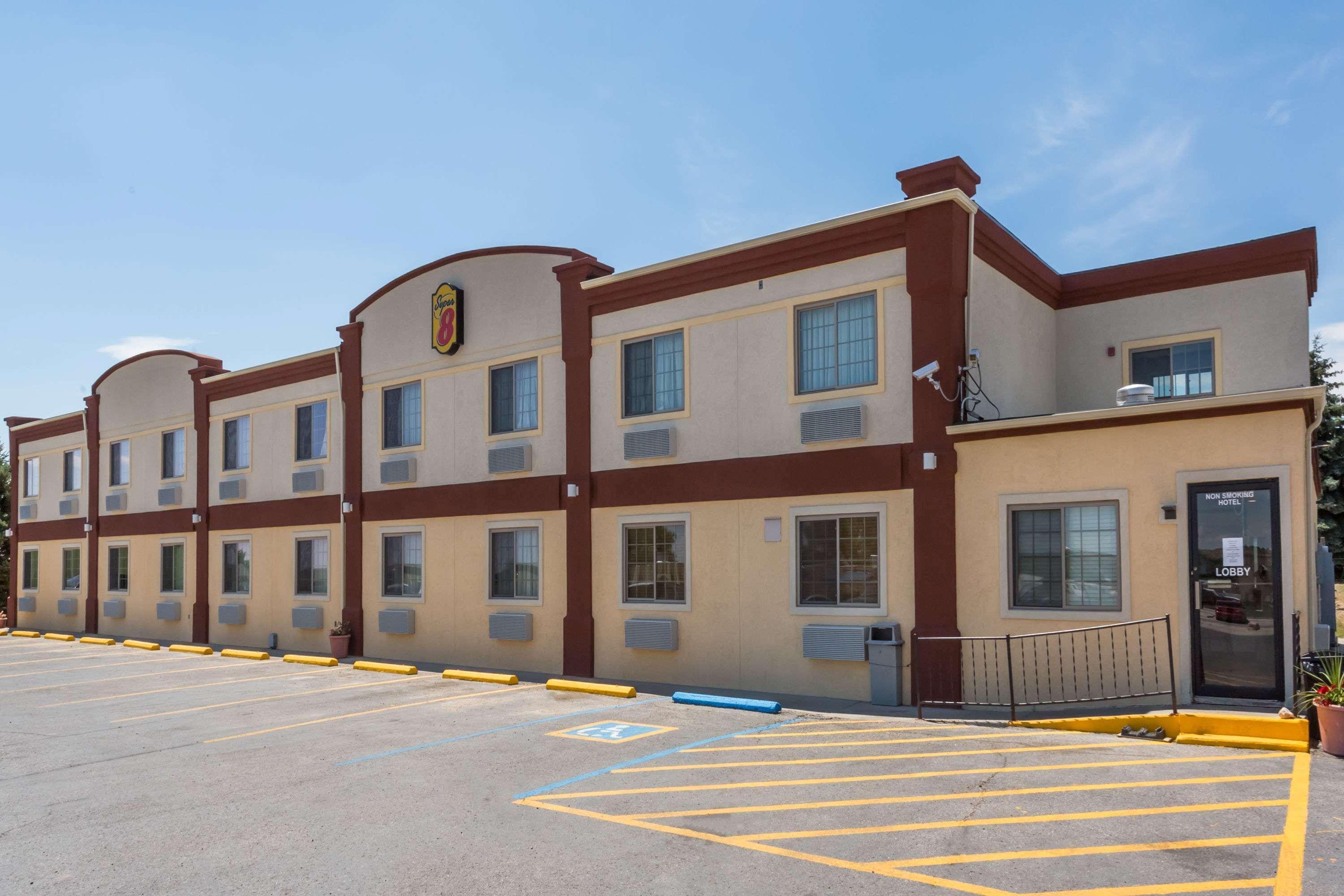 Super 8 By Wyndham Douglas Εξωτερικό φωτογραφία